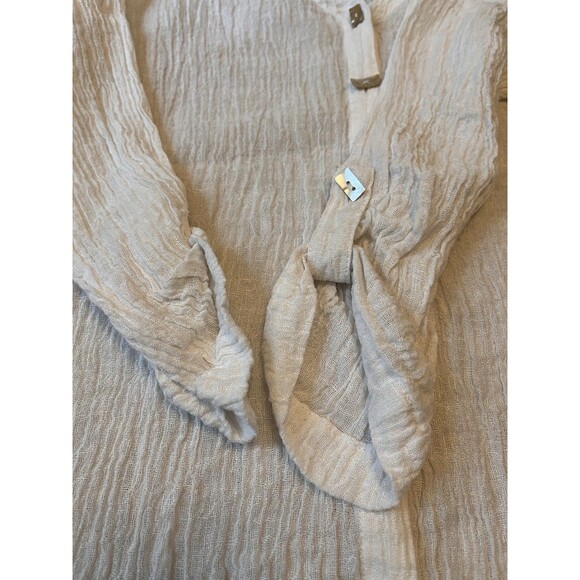 Habitat womens v-neck top size M roll-tab sleeve Textured button front white - Picture 3 of 9